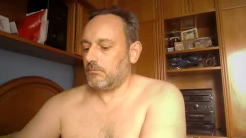 papicalientepolla online show from June 19, 9:37 am