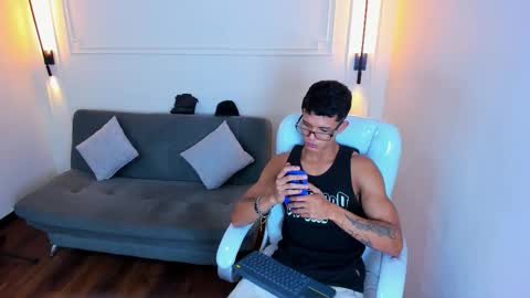 Ryan And Casper online show from December 22, 4:48 pm