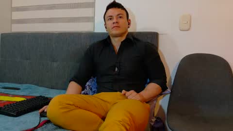Snapshot of paris_mark chatting on October 19, 6:49 am Mark Paris online show from October 19, 6:49 am