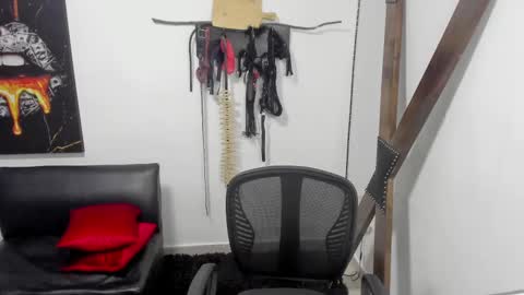 partys_tentationes online show from February 1, 3:08 am