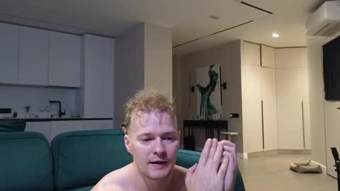 Snapshot of pashka_x chatting on October 16, 10:23 am Pashka online show from October 16, 10:23 am