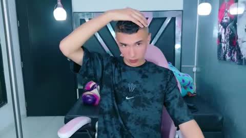 Snapshot of patrick_naughty1 chatting on October 19, 3:00 am Feliphe online show from October 19, 3:00 am