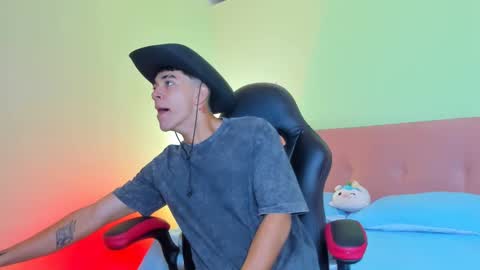 paul_sexycock online show from February 7, 12:17 pm