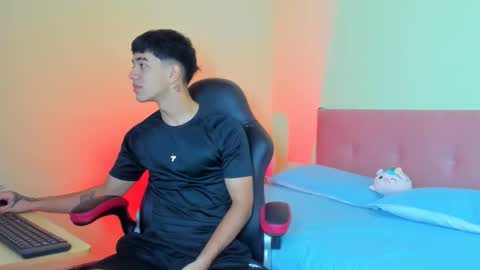 paul_sexycock online show from February 13, 12:43 pm