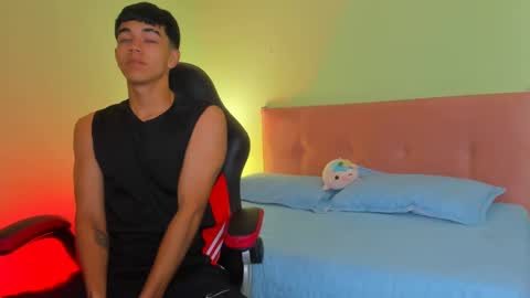 paul_sexycock online show from February 4, 12:22 pm