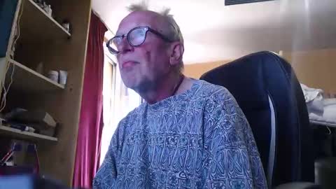 pc8474408 online show from April 13, 1:45 pm