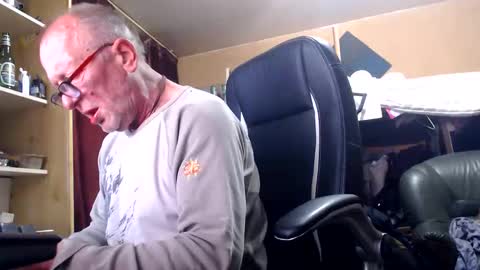 pc8474408 online show from May 23, 10:04 pm