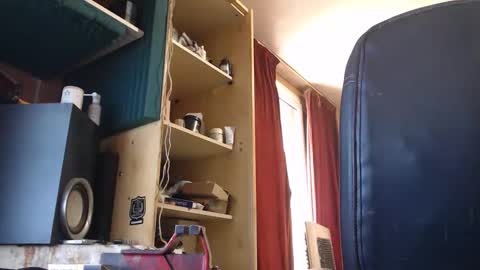 pc8474408 online show from April 12, 12:06 pm