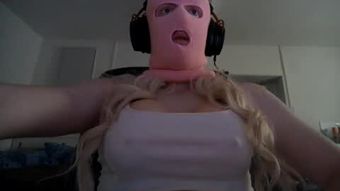 peachydemi online show from June 8, 10:11 pm