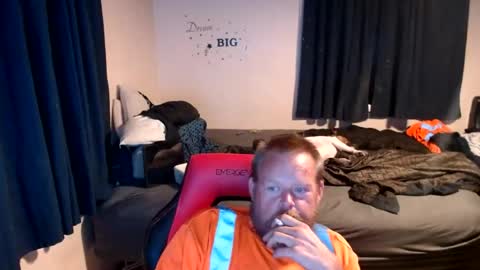 pecker40 online show from August 1, 2:32 am