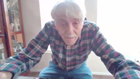 Snapshot of pem1650 chatting on October 23, 7:39 pm pem1650 online show from October 23, 7:39 pm
