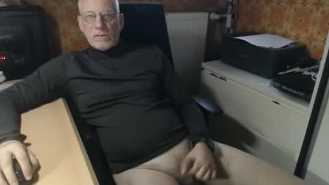 Pemue65 online show from April 10, 6:31 am