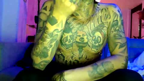 perlasnegras online show from May 4, 6:37 am
