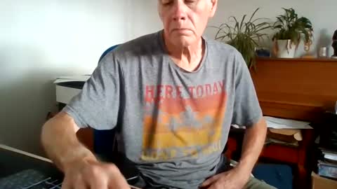 petitwilly online show from August 5, 10:09 am