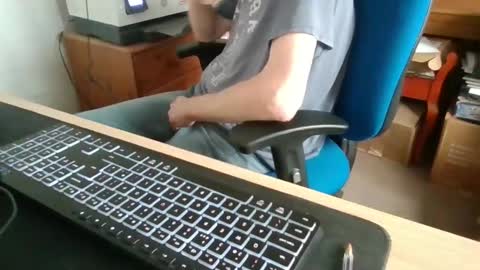 petitwilly online show from March 16, 9:13 am