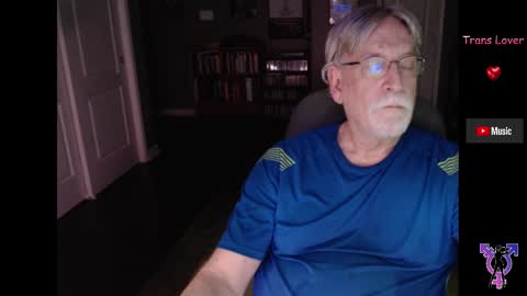 Snapshot of pghk2000 chatting on February 7, 6:03 am George online show from February 7, 6:03 am