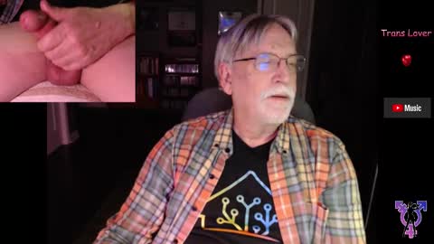 Snapshot of pghk2000 chatting on February 19, 5:38 am George online show from February 19, 5:38 am