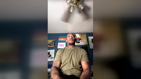 phenomenalfit00 online show from April 13, 6:19 pm