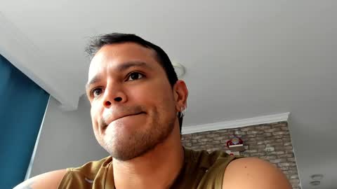 Snapshot of philipe_inzagui chatting on February 2, 6:10 pm Philipe online show from February 2, 6:10 pm