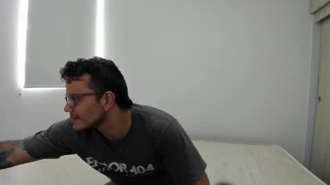 Snapshot of philipe_inzagui chatting on September 28, 8:07 pm Philipe online show from September 28, 8:07 pm