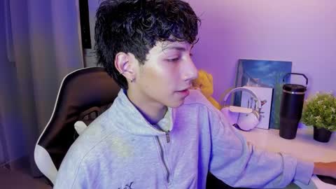 Snapshot of philipe_moonlight_ chatting on September 20, 11:49 pm Phil.   INDEPENDENT MODEL online show from September 20, 11:49 pm