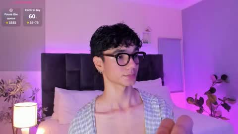 Phillip online show from November 22, 10:42 pm