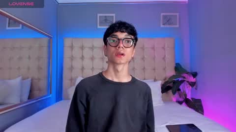 Phillip online show from September 22, 9:36 pm