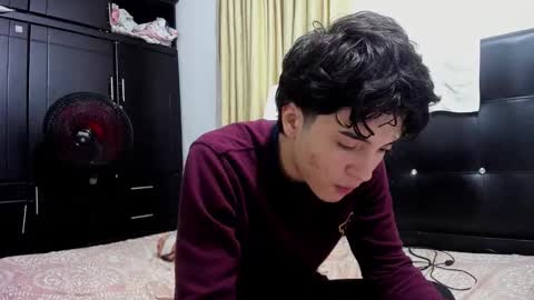 picaszomilos350 online show from February 6, 6:21 am