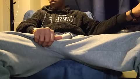 Snapshot of piercednlong chatting on October 27, 5:21 am 420 BBC online show from October 27, 5:21 am