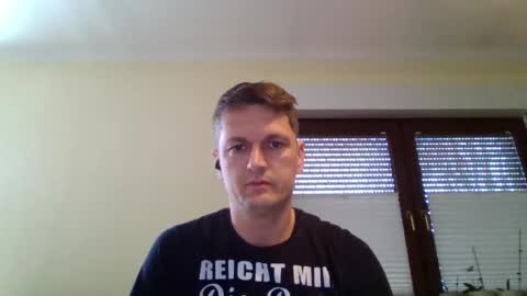 piercingsxxx online show from April 10, 11:39 am