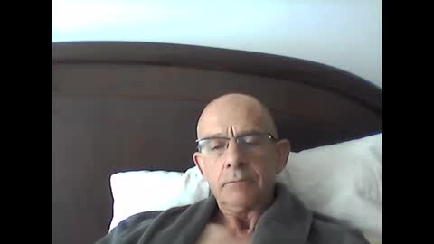 pikuz47 online show from May 4, 12:51 pm