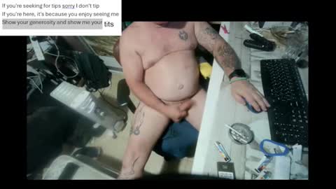 Snapshot of pini_z chatting on January 10, 10:46 pm pini_z online show from January 10, 10:46 pm