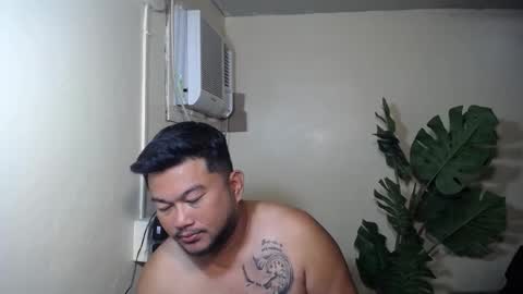 Snapshot of pinoy041087 chatting on October 22, 12:24 am pinoy041087 online show from October 22, 12:24 am