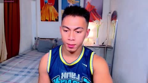 Snapshot of pinoymilker chatting on January 2, 5:57 am ethan online show from January 2, 5:57 am