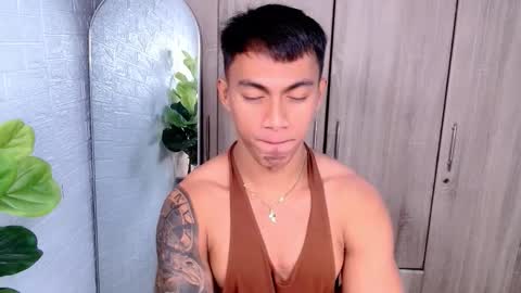 Snapshot of pinoymilker chatting on October 8, 3:55 am ethan online show from October 8, 3:55 am