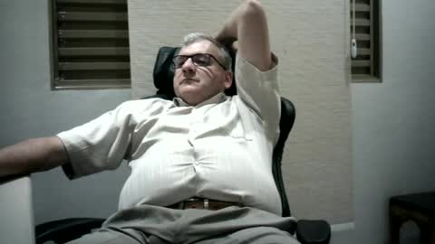 piovesanes online show from December 29, 2:17 am