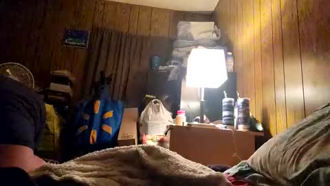 Snapshot of pittbull45 chatting on October 24, 3:52 am Eric online show from October 24, 3:52 am