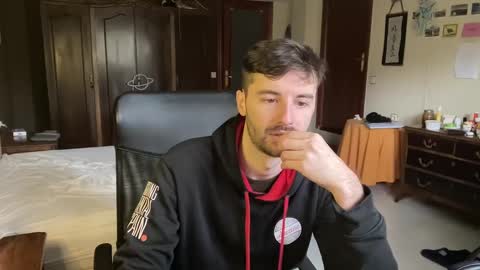 Snapshot of placebo14 chatting on December 19, 11:39 am placebo14 online show from December 19, 11:39 am