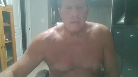 Snapshot of pleeeezeher chatting on December 6, 4:47 am pleeeezeher online show from December 6, 4:47 am