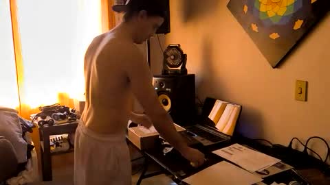 porngreen10 online show from March 23, 6:03 pm