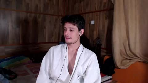 chris independent  online show from April 17, 7:44 am