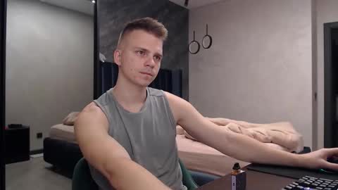 Justin online show from November 11, 5:34 am