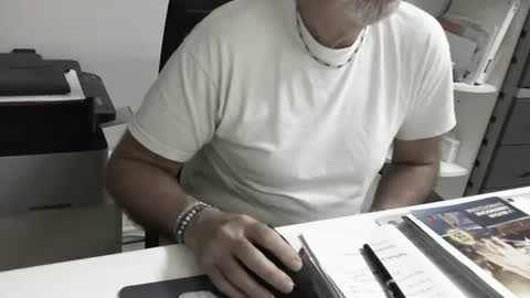 mature hairy guy online show from May 28, 4:27 pm
