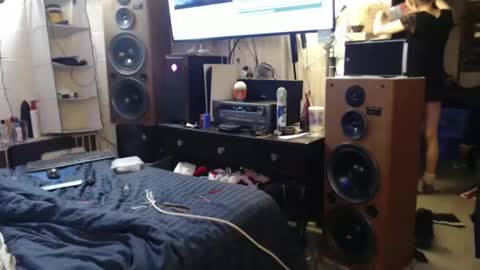 puff0169 online show from April 17, 5:10 am