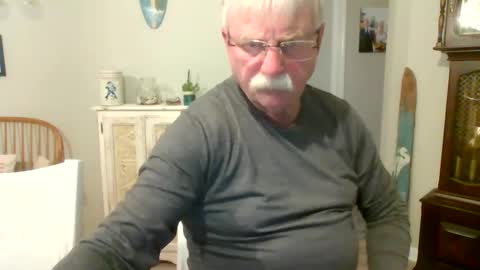 purpleshroom online show from February 25, 4:35 am