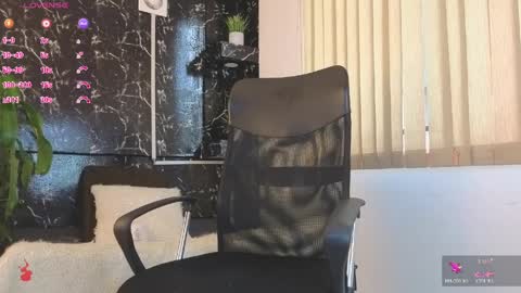 R A F A E L online show from April 4, 9:23 pm