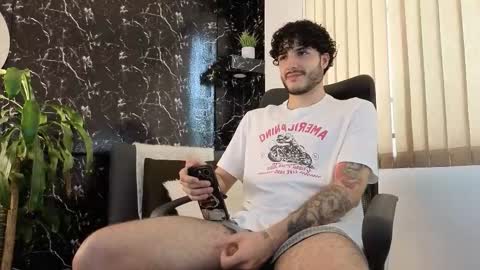 R A F A E L online show from February 4, 9:43 pm