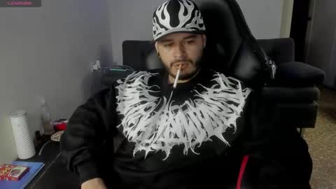 ragnar_lothbrok77 online show from January 12, 3:49 pm