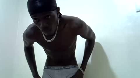 Snapshot of rakeem_1_ chatting on February 21, 7:32 pm rakeem 1  online show from February 21, 7:32 pm