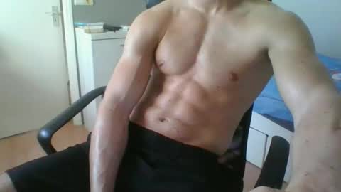 ramonjoosse2001 online show from April 8, 3:10 pm